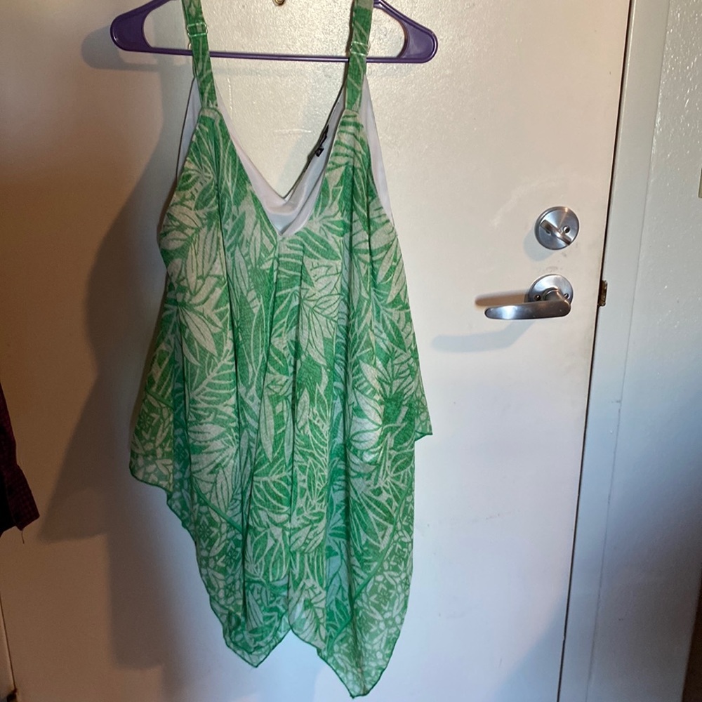 3X flowy sleeveless top